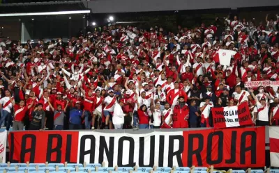 aficcionados futbol peru
